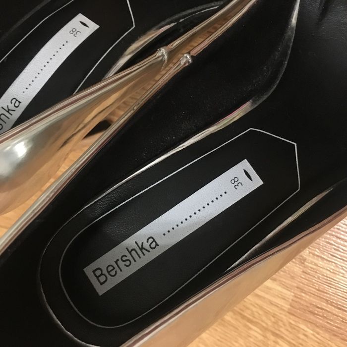 Сребристи обувки bershka 38 номрр