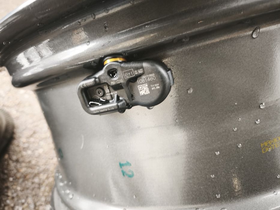 17" оригинални алуминиеви джанти за Toyota Rav 4