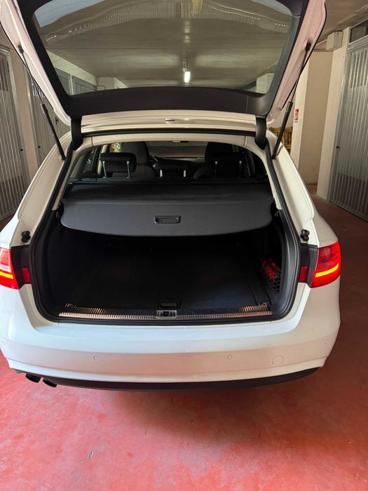Vând Audi A4 quattro 2012