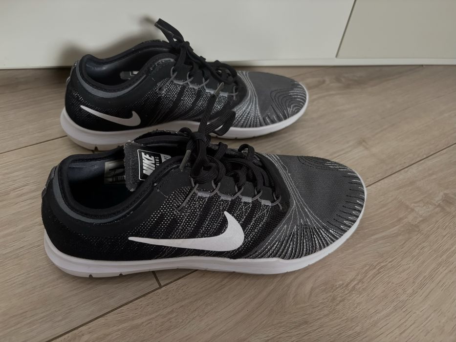 Женски обувки на NIKE