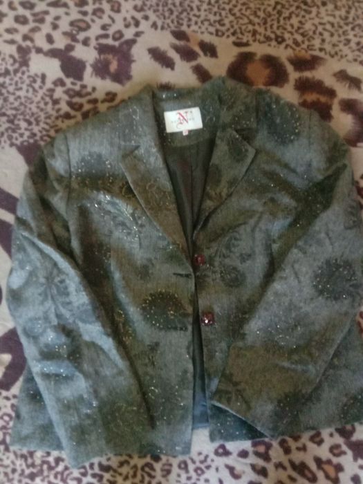 Пиджаки и халат женский