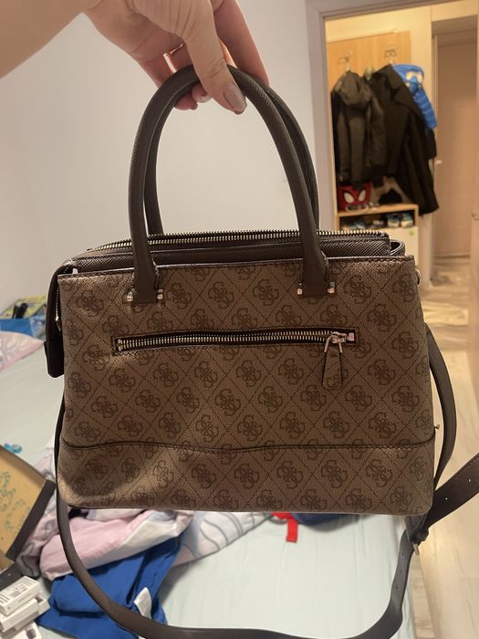 Чанта на guess, неразличима от нова