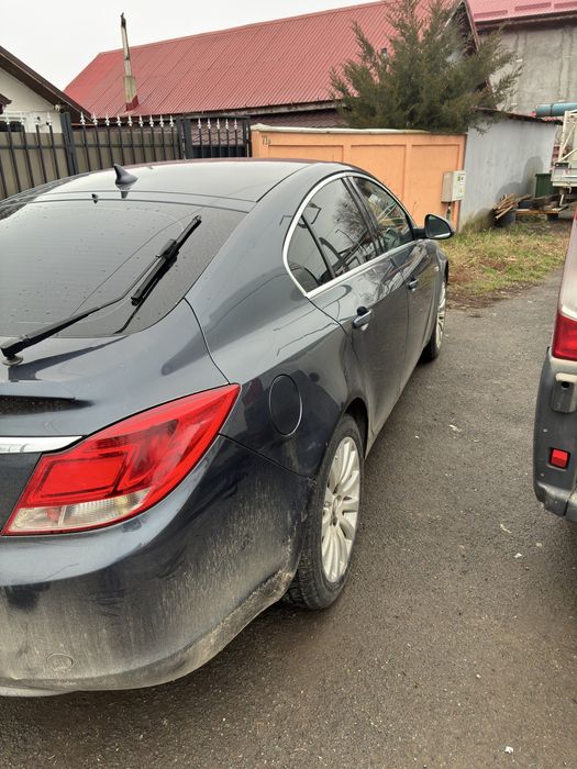 Vand sau schimb  opel insignia 2.0cdti