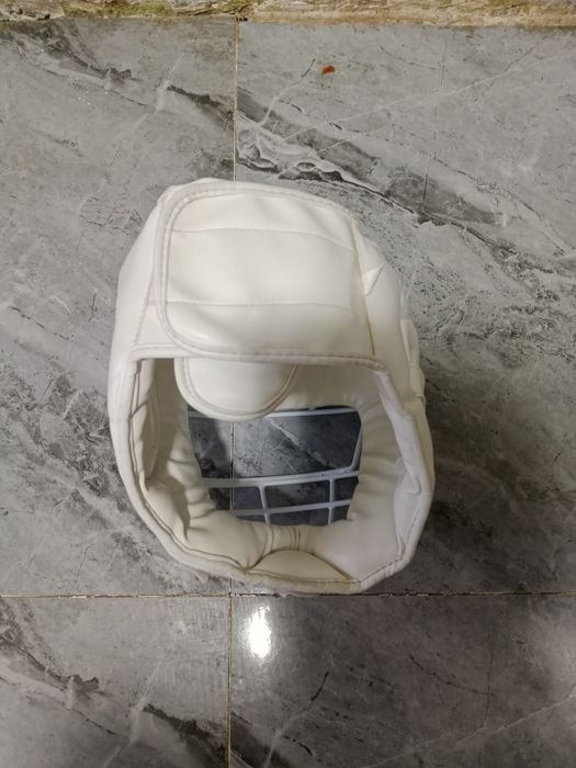 Продам шлем для карате