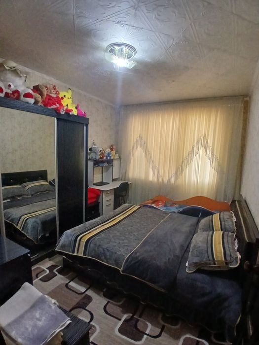 Кенг ва шинам 4 хоналик уй сотувда