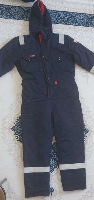 1 куртка, 2 комбез сатылады .