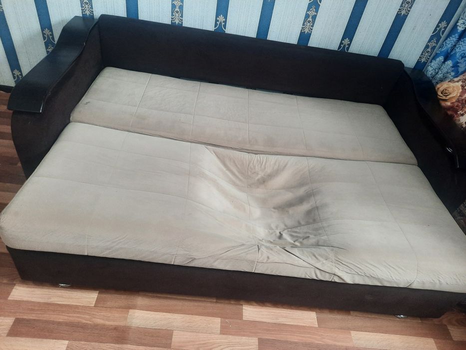 Отдам даром диван