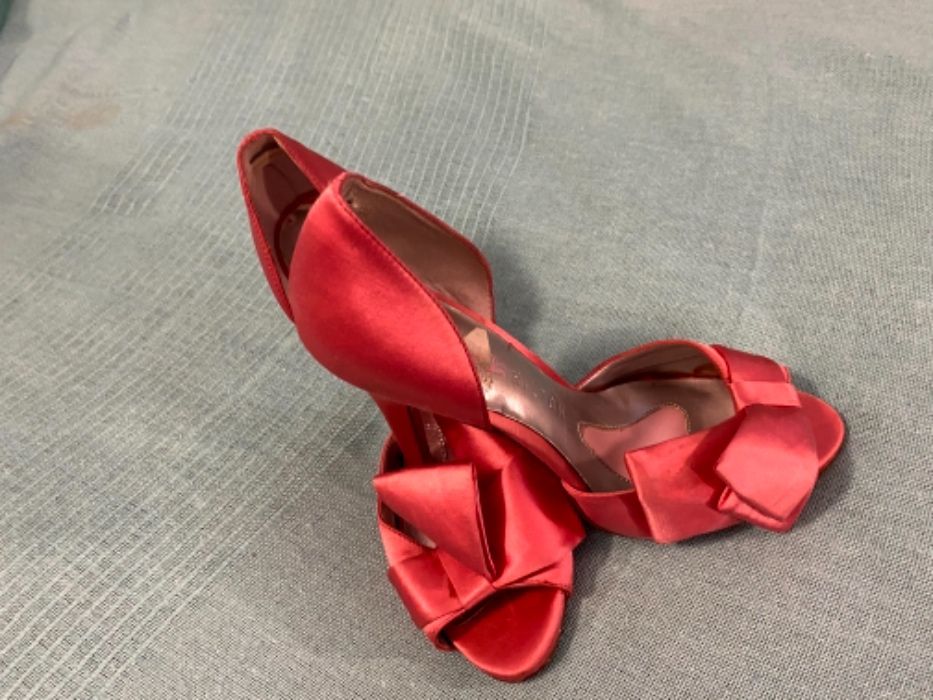 Обувки Paris Hilton