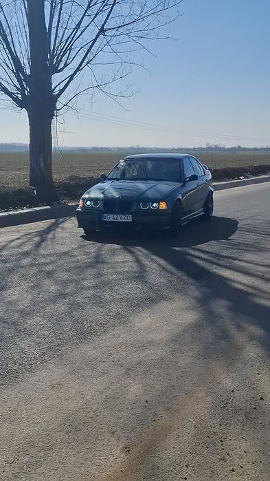 BMW e36 foarte ingrijit