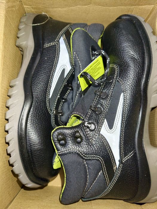 Спец обувь ботинки 44 р летние