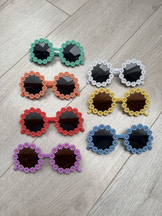 Детски слънчеви очила + подарък (2-14 г.)