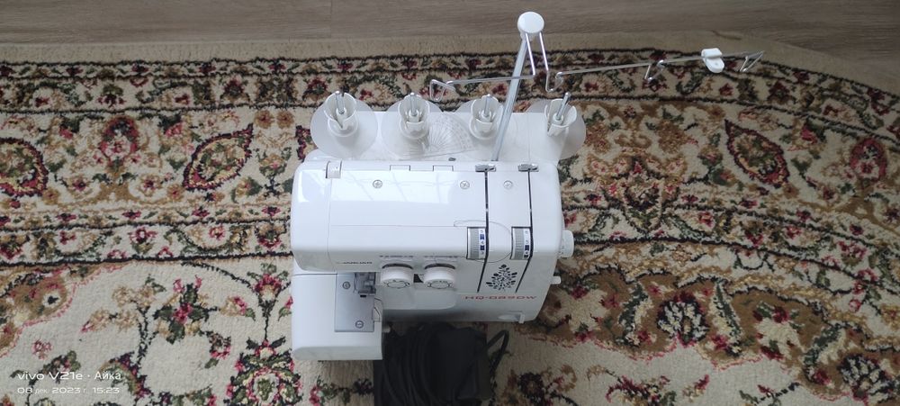 Продам оверлок почти новый