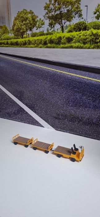 Electrocar 'comunist' cu remorci,scara 1:43