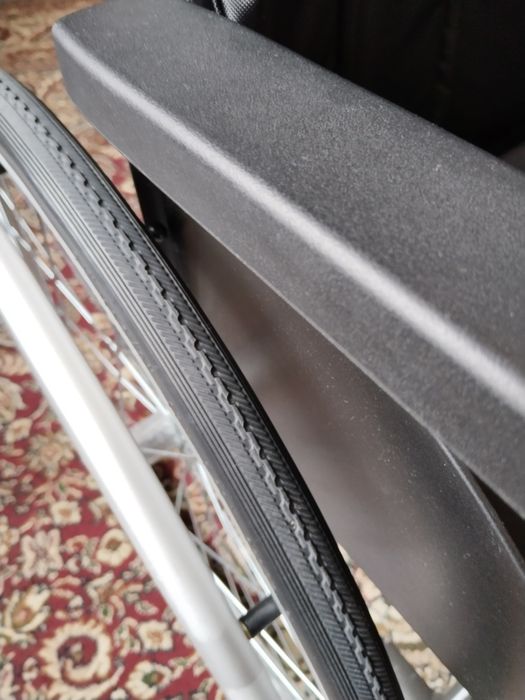 Продаётся инвалидная коляска.