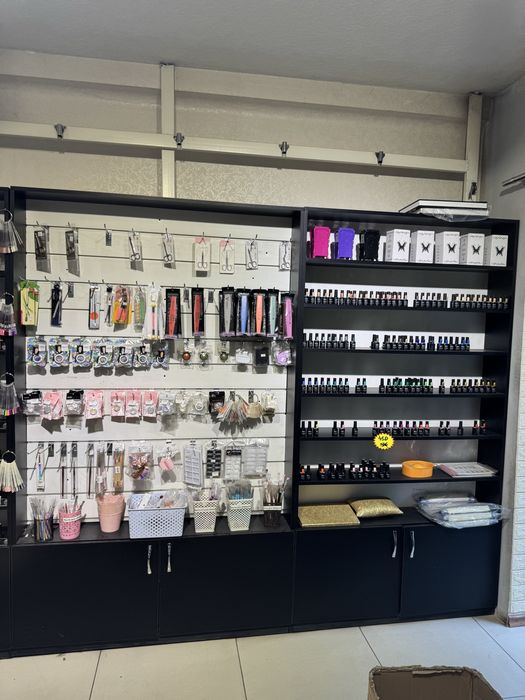 Продам витрины стеллажи