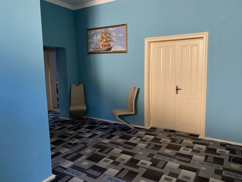 Срочно Ташкент шахридан  6 сотихлик 4 хоналик ремонт килинган уй сотил