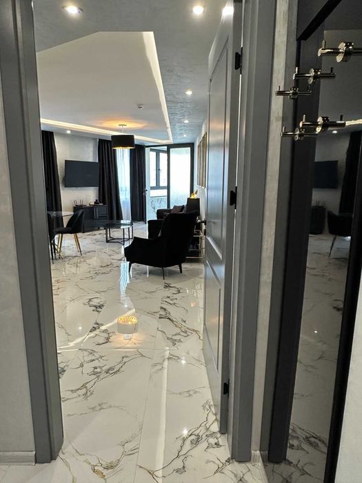 Дава се под наем Двустаен апартамент в Бургас, Лазур - 75 кв.м за 2142 € - Снимка #16