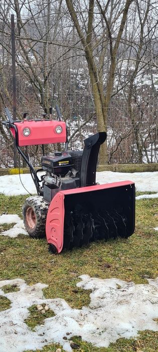 Freză de zăpadă  cu motor pe benzină