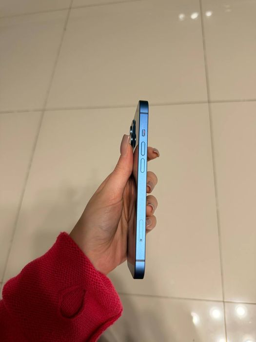 Продам супер айфон 13