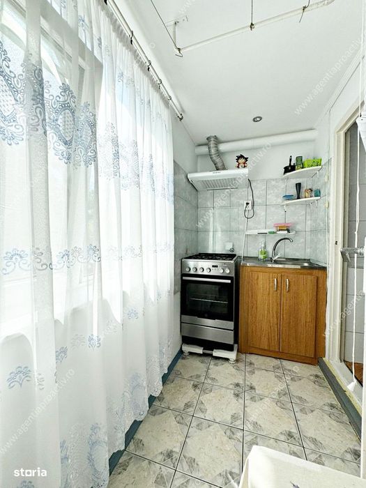 Apartament cu 2 camere dec., situat la parter, în cartierul Micro 21.