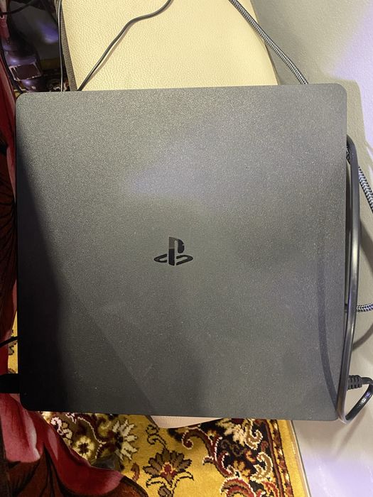 Ps 4 slim топ състояние