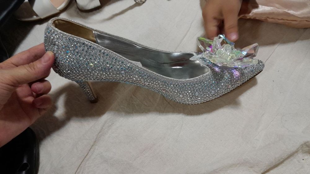 Продам новые, привозные, качественные туфли!