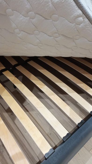 Большая Двухспальная кровать с Матрасом