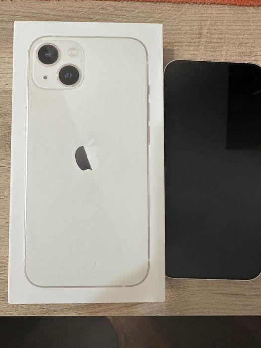 Продавам iPhone 13 128gb. В отлично състояние,с 9 броя кейсове и зарядно.