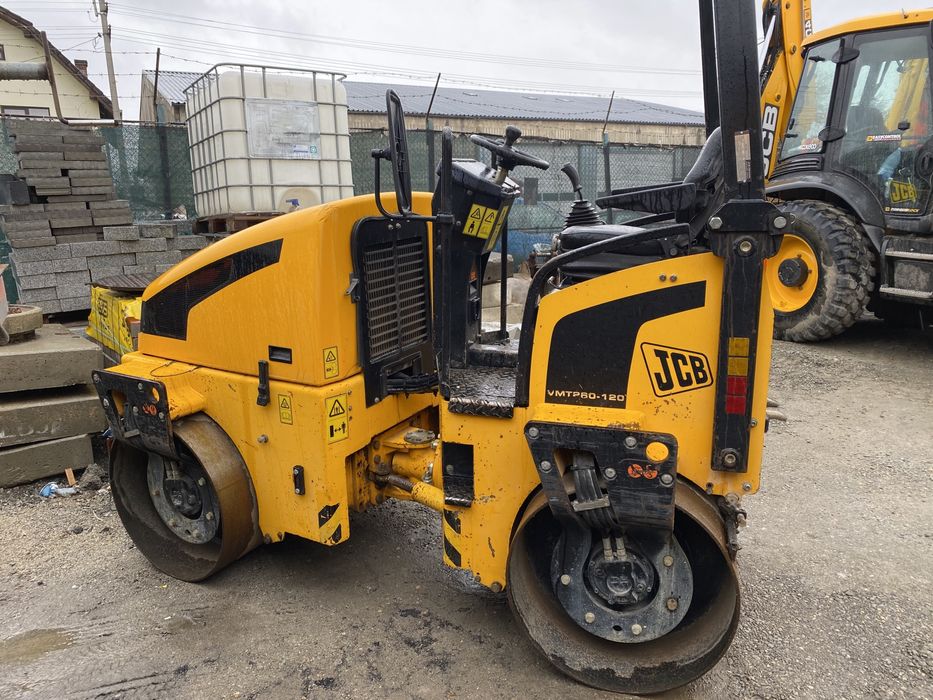 Inchiriez cilindru compactor 3,5 to executie terasamente