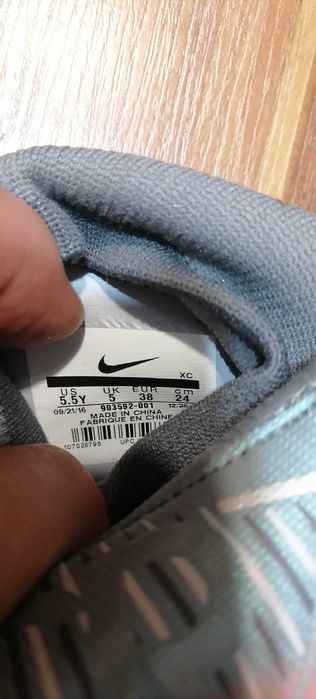 Бутонки Nike 37. 5