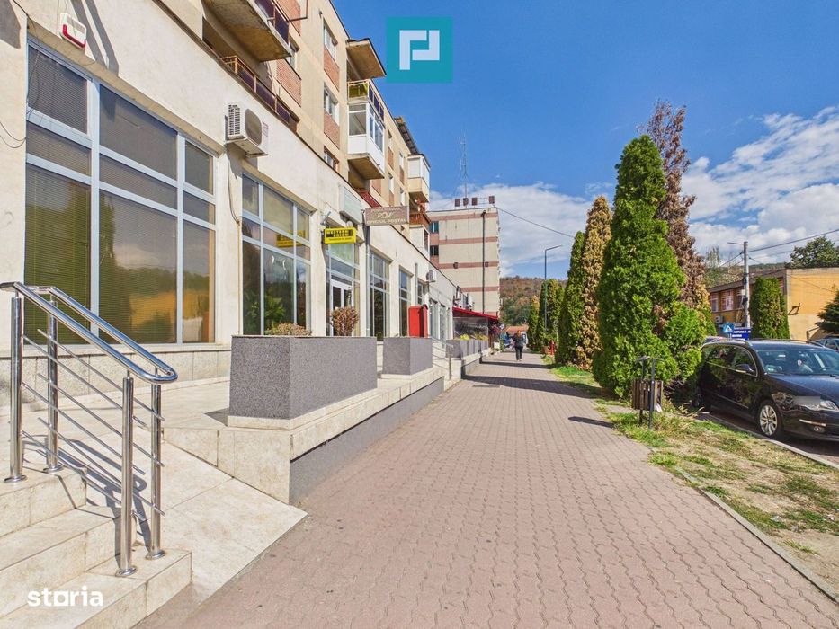 Apartament cu 3 camere, în orașul Sebiș, Arad
