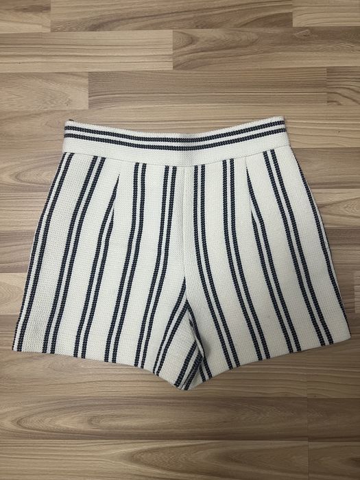 Pantaloni scurti zara