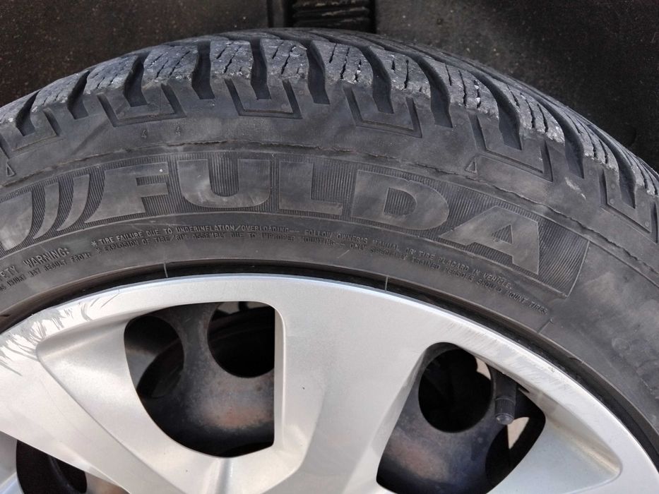 2 много запазени зимни гуми Fulda