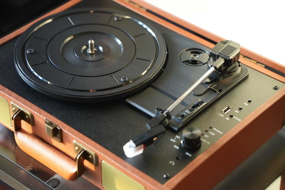 Виниловый проигрыватель. Совершенно новый