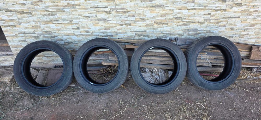 Goodyear Efficient Grip  Performance 2