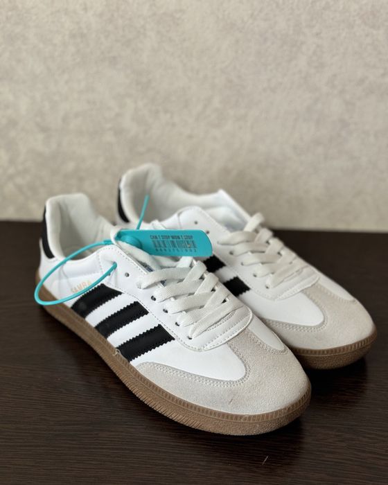 Продам новые кроссовки