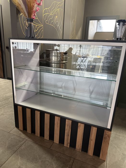 Холодильник для десертов