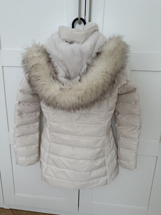 Бяло зимно яке Zara