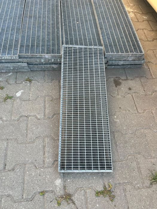 Trepte zincate galvanizate gretare zincate