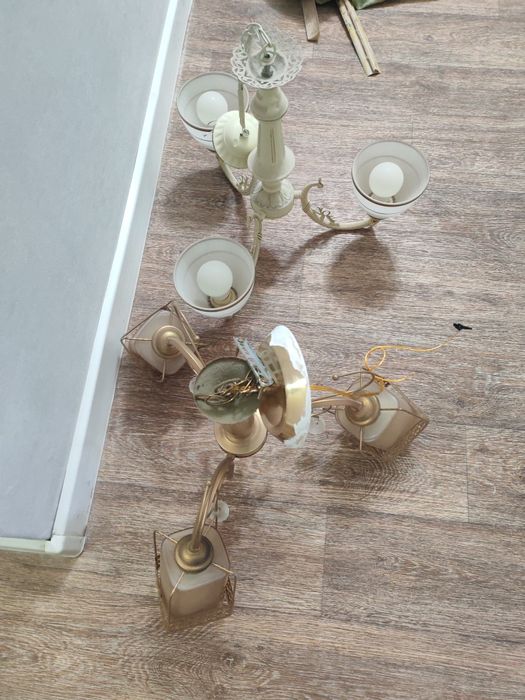 продам люстры по 2000