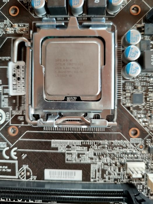 Vând kit pc ,placa baza, tăbliță shield,procesor,ram 2 Gb