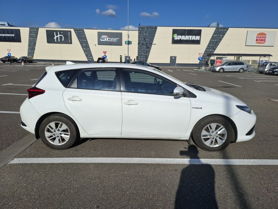 TOYOTA Auris 1.8 Hybrid  2016