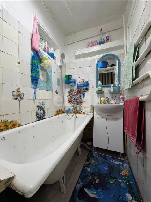 Продам 4-х кв в самом центре крыша новая