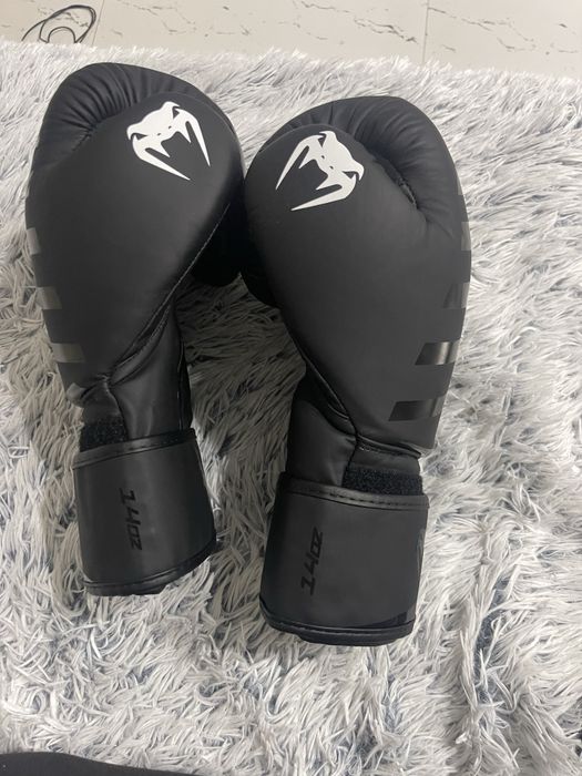 Vand manusi Venum Chalenger 3.0