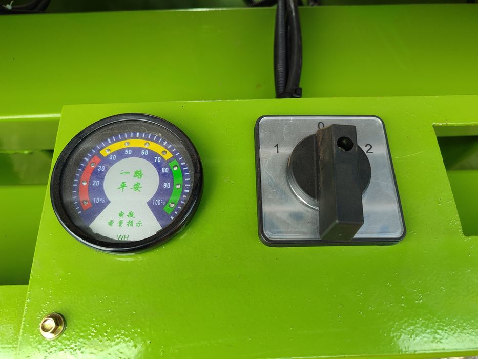 Продам ножничный подъемник