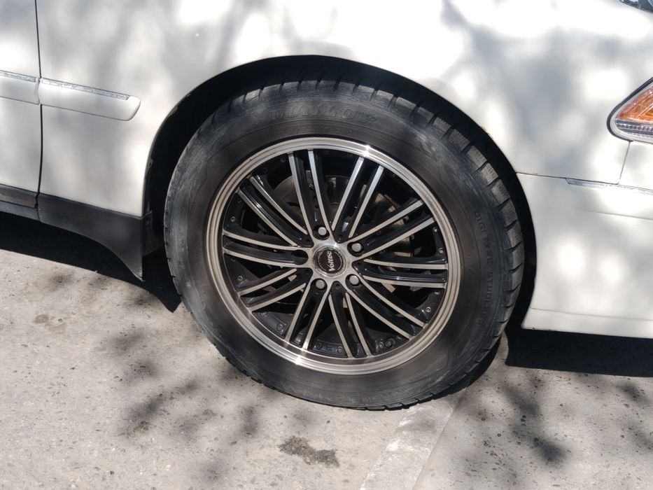 Титановый диск с зимней резиной