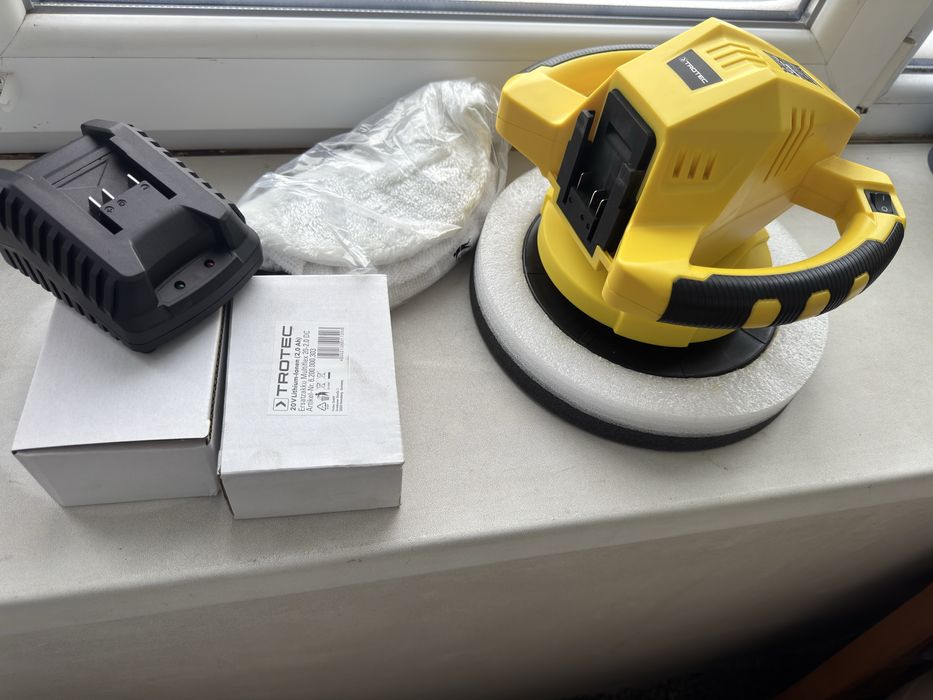 Чисто нова машина за полиране 2 батерии и зарядно