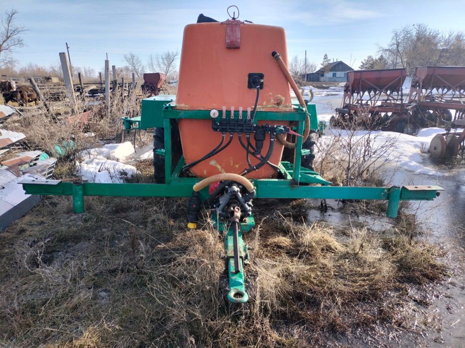 Опрыскиватель ОП-2000