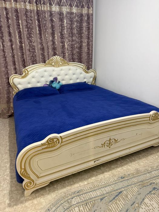 Продам спальный гарнитур