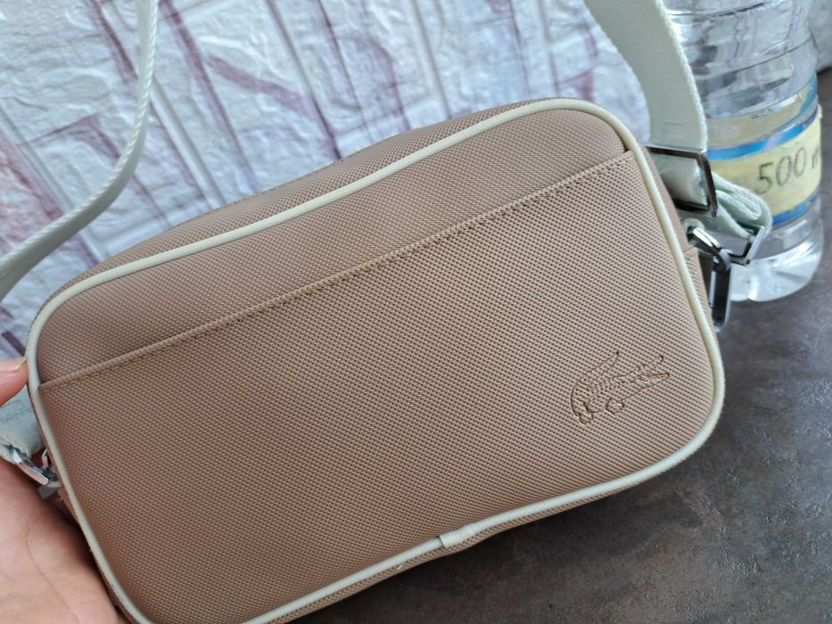 дамска чанта Lacoste,малка бежева чантичка